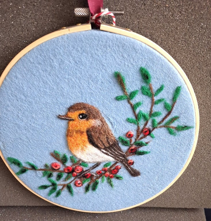 needle felted Robin picture 