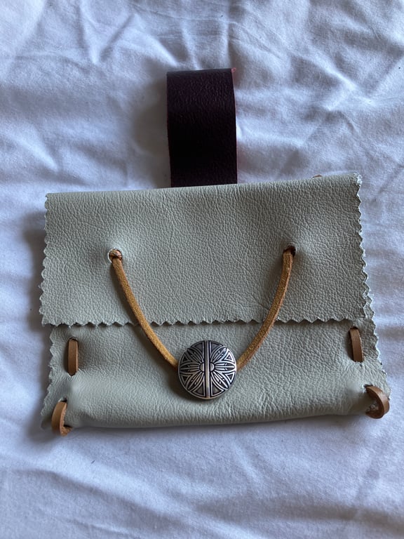 Small Pouch - Light Grey Leather Medieval Style - Floral button - FREE SHIP