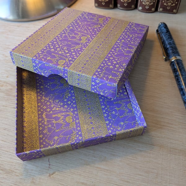 Oriental Magic  'Elephant Gold' - A handmade, ultra-thin gift box (Code: FBOMEG)