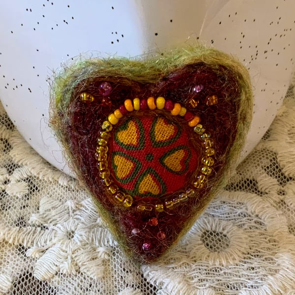 Folk Heart Wool Brooch.