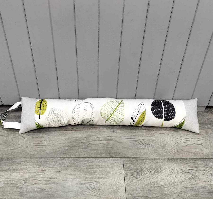 DE01  Decorative draught excluder