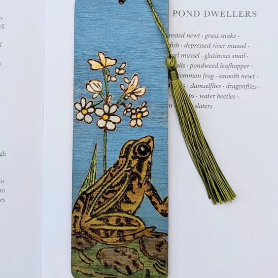 Pyrography frog wooden bookmark - british wildlife gift for a nature lover 