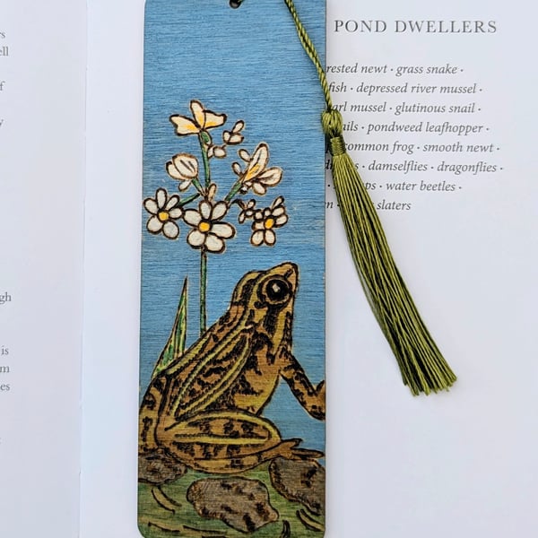 Pyrography frog wooden bookmark - british wildlife gift for a nature lover 
