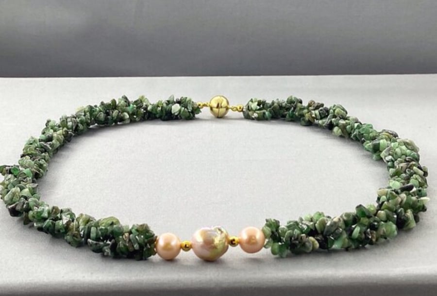 Emerald & Nucleated Freshwater Pearl Twisted Rope Effect Necklace 