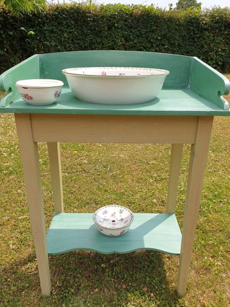Painted Edwardian Washstand with Bowl, Soap and Shaving dish