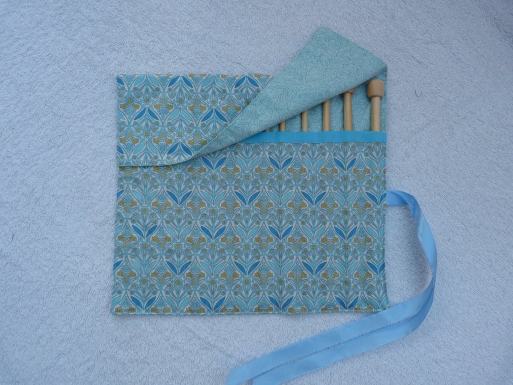 Roll Up Afghan Crochet Hook Holder with set 12 Bamboo 10" Crochet Hooks. Blue 