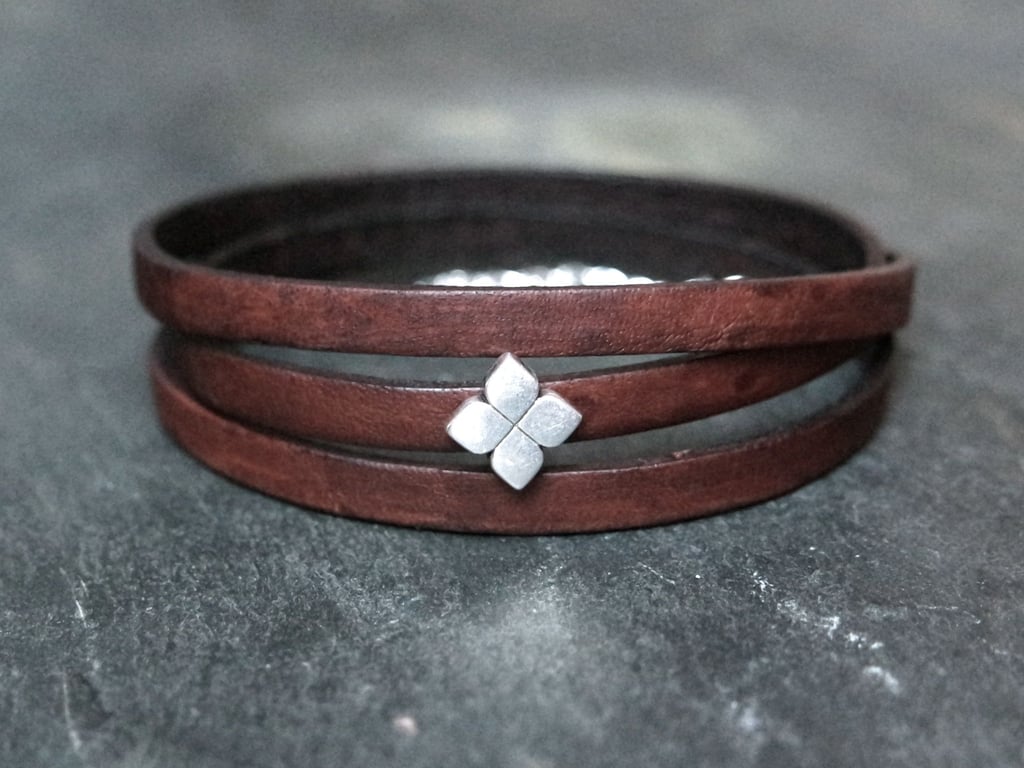 Leather wrap bracelet - Flower slider dark brown silver
