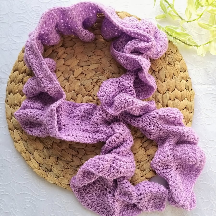 Crochet Merino Frill Scarf in Lilac 