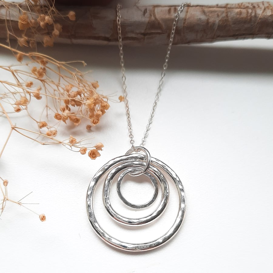 Silver 3 Separate Circles Necklace 