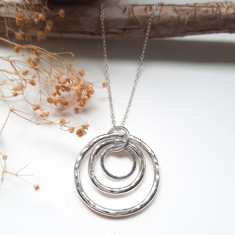 Silver 3 Separate Circles Necklace 