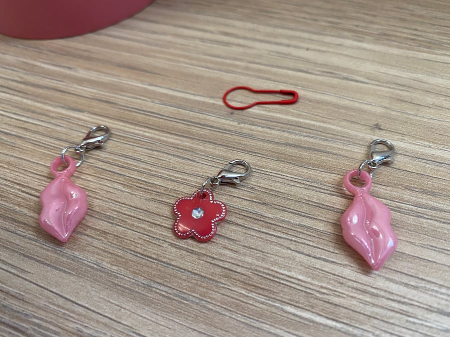 Set of 3 Stitch Markers Progress Keepers Lips and Flower for Knitting Crochet