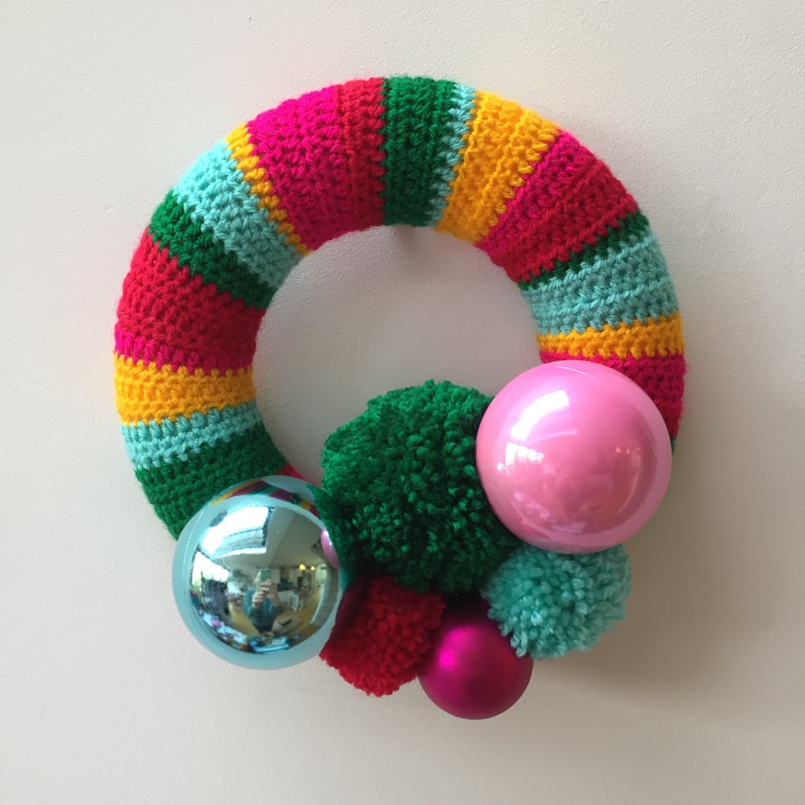 Crochet Christmas wreath, pompom wreath, bauble wreath, free UK shipping