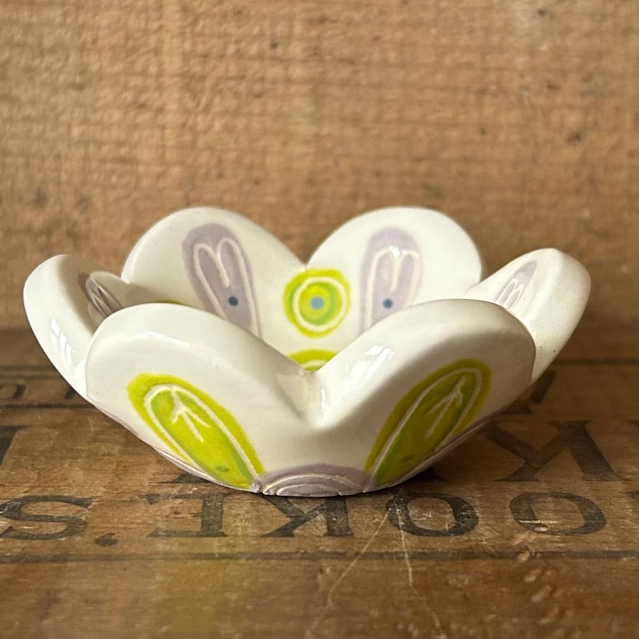 Little flower dish lilac and green