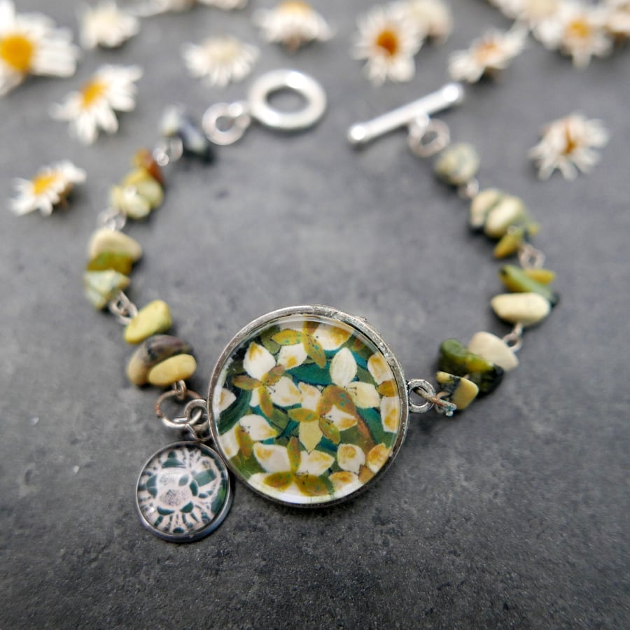 Green Floral Bracelet with Gemstones and Art Charm, Beaded Jewellery 