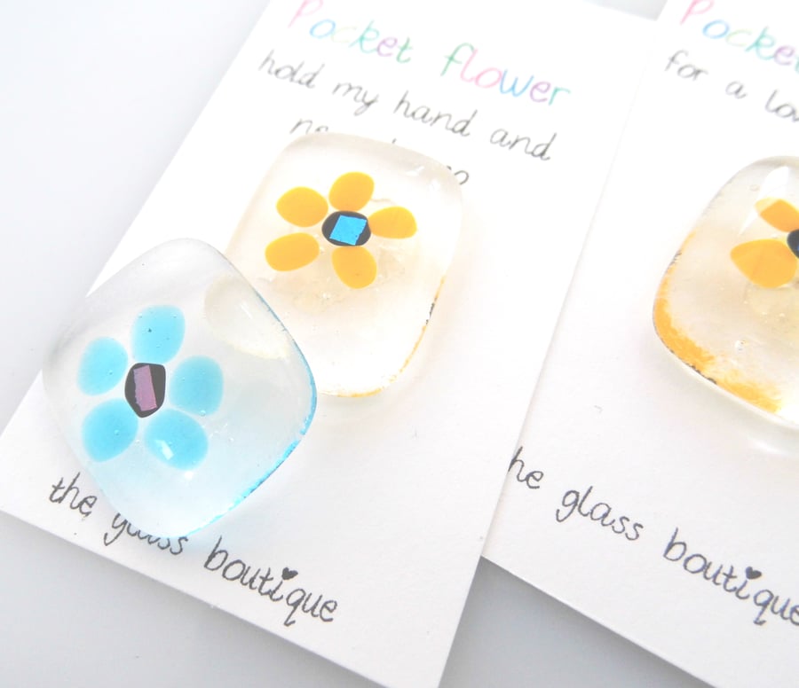  fused glass pocket flowers