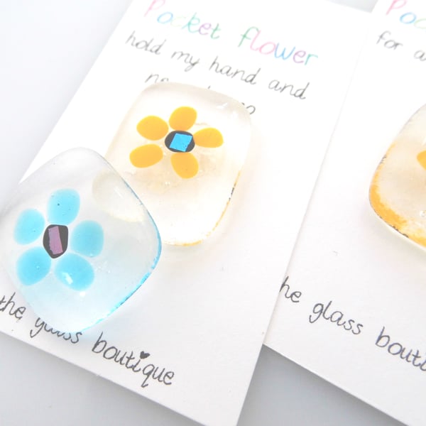  fused glass pocket flowers