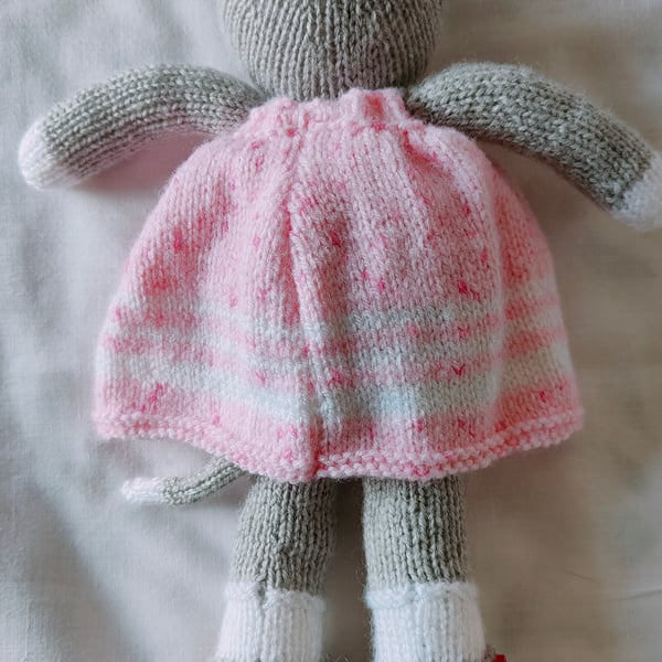 Hand knit toy cat