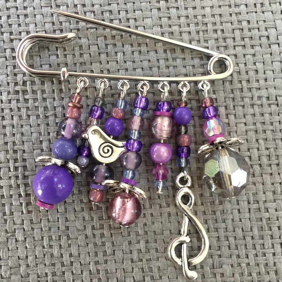 “Songbird” beaded kilt pin