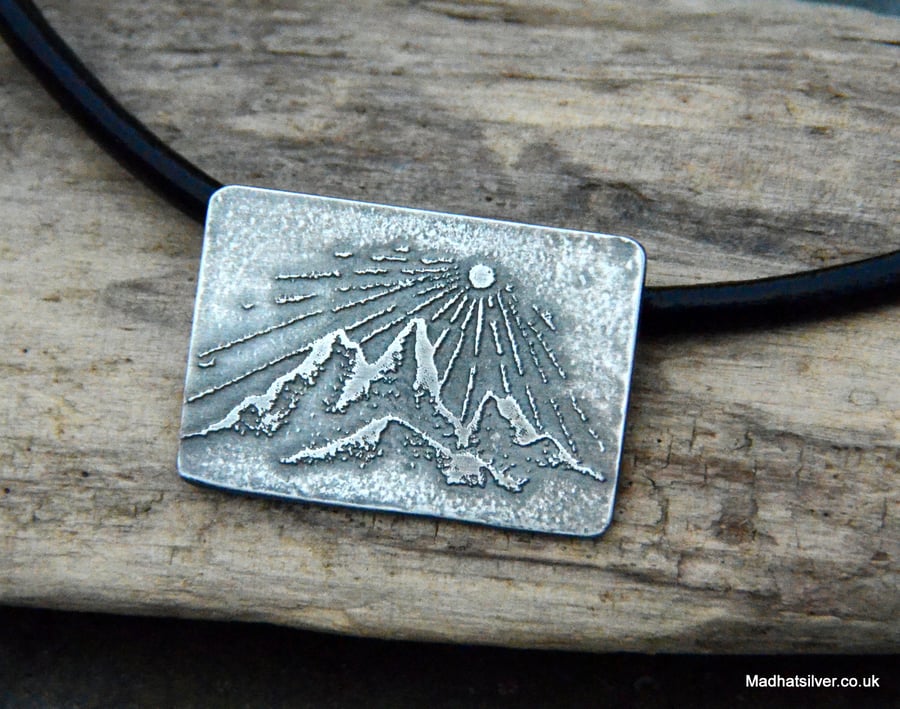 Silver mountain scene pendant