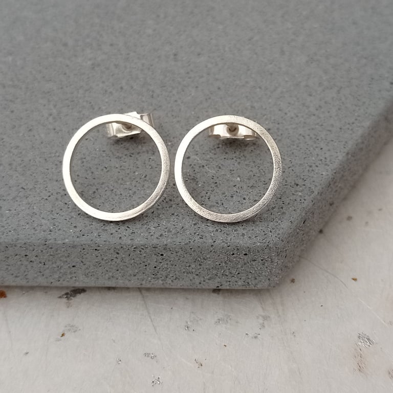 Recycled sterling silver wire minimalist circle stud earrings