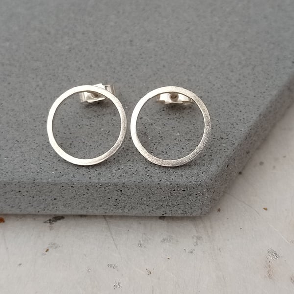 Recycled sterling silver wire minimalist circle stud earrings