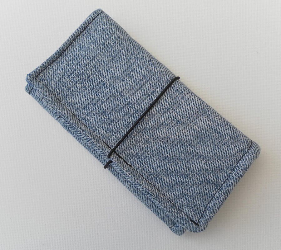 Bi-fold wallet, recycled Levi denim