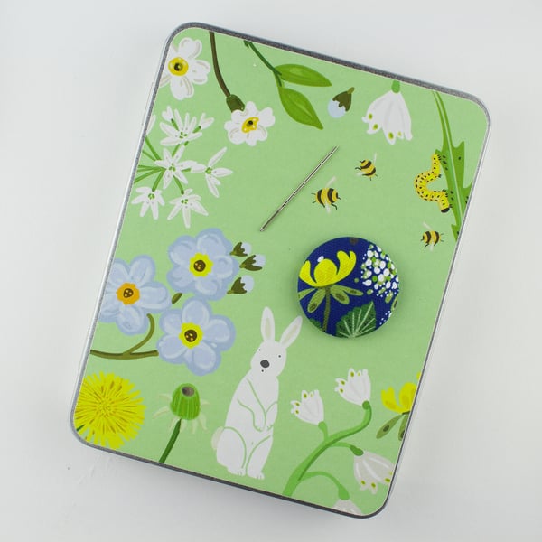 Sewing Tin & Magnetic Needle Minder