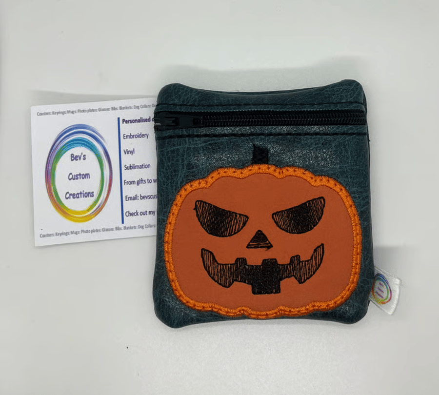 Pumpkin Embroidered mini purse, Green