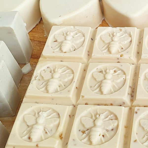 Honey Bee Guest Soap, natural, sustainable, bar soap, UK Handmade, beeswax soap,