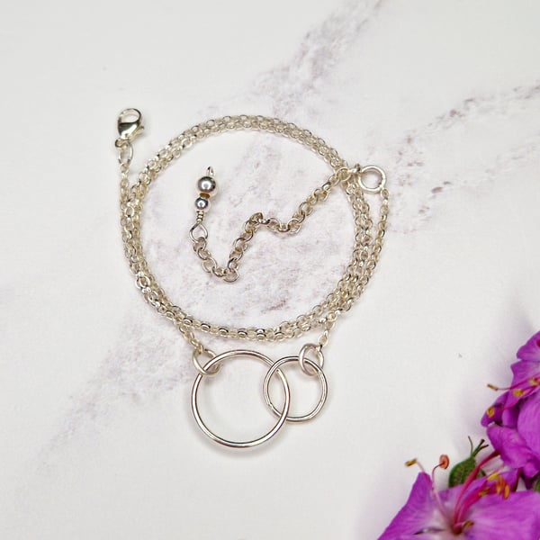 Silver Linked Circle Choker 