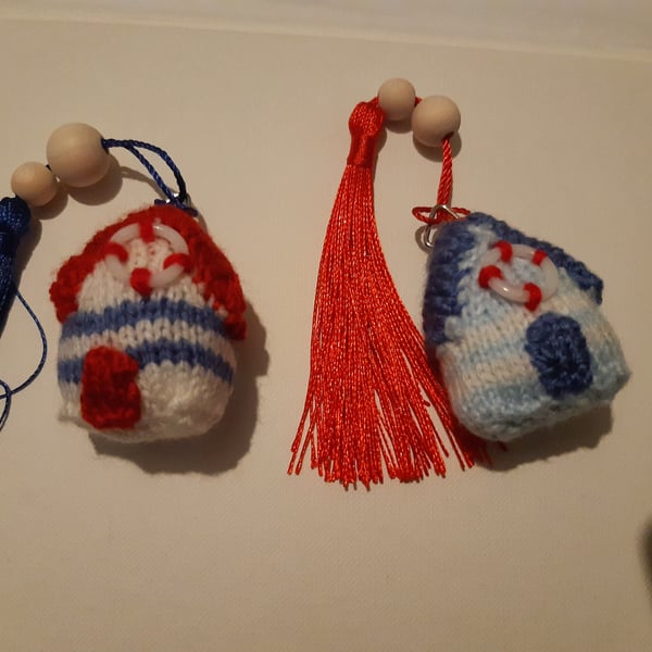 Beach Hut Charms x 1
