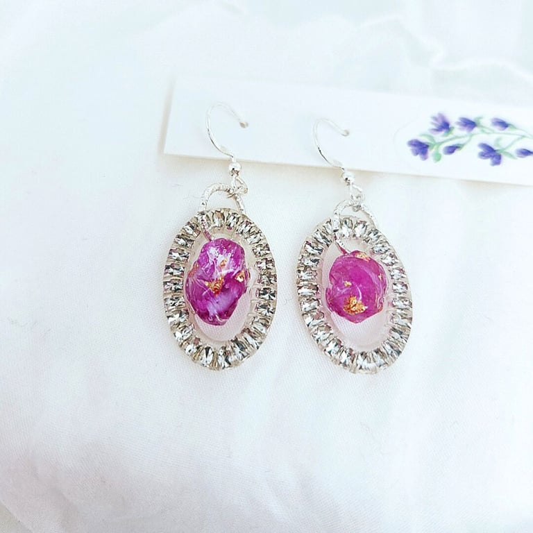 Dried flowers pendant earrings