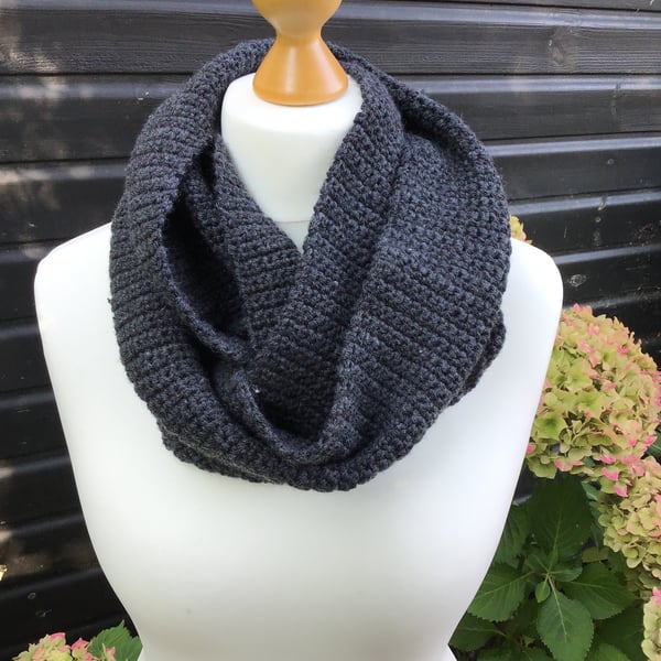 Infinity scarf in acrylic & Merino wool. Colour Charcoal