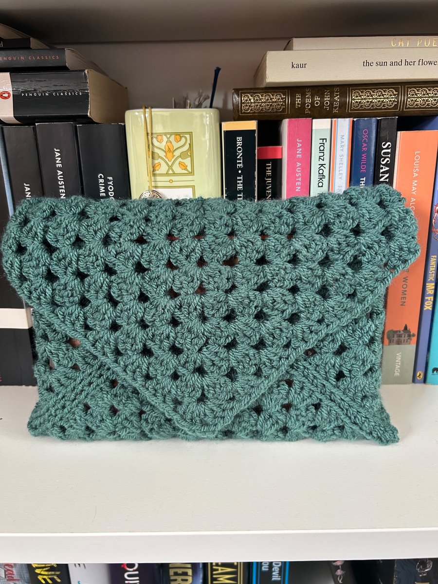 Crochet book sleeve 
