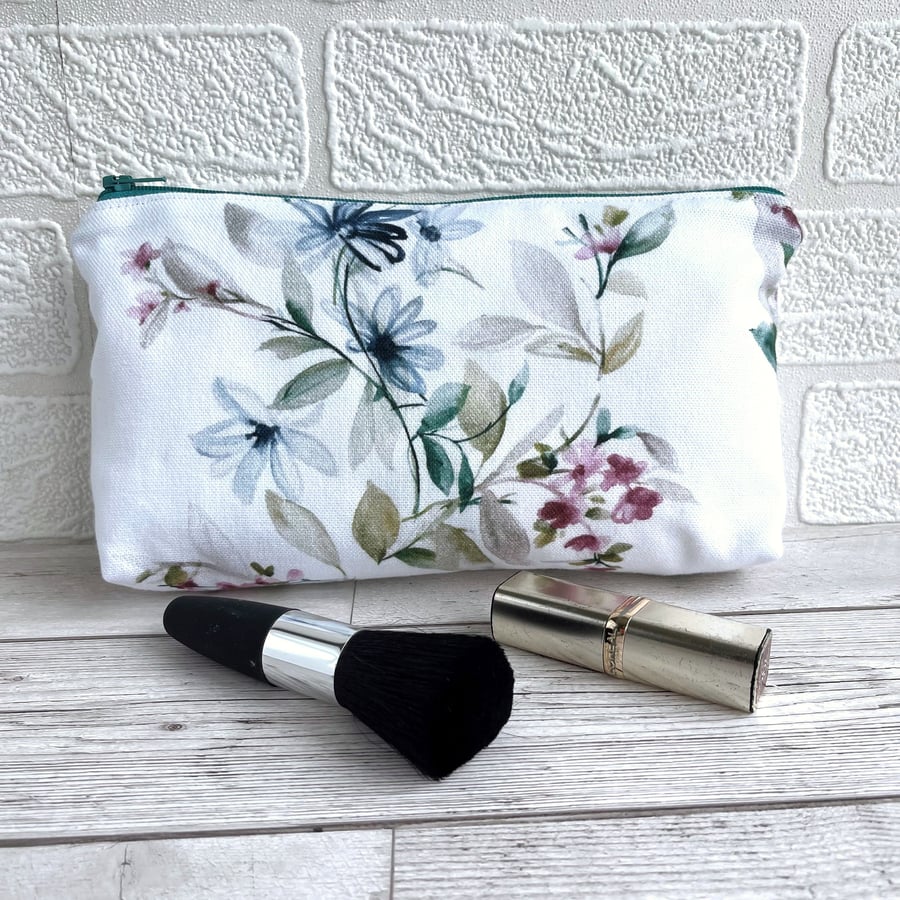Make up Bag, Cosmetic Bag with Delicate Floral Pattern