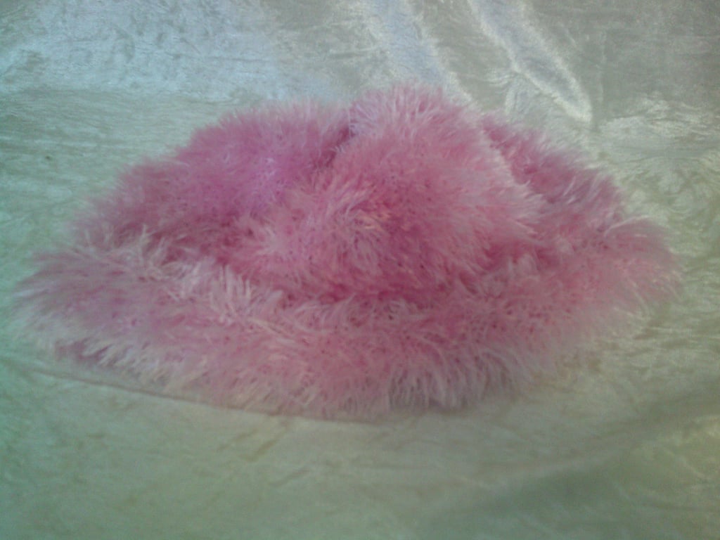 Pink Child's Hat to fit a child aged 4-6 years