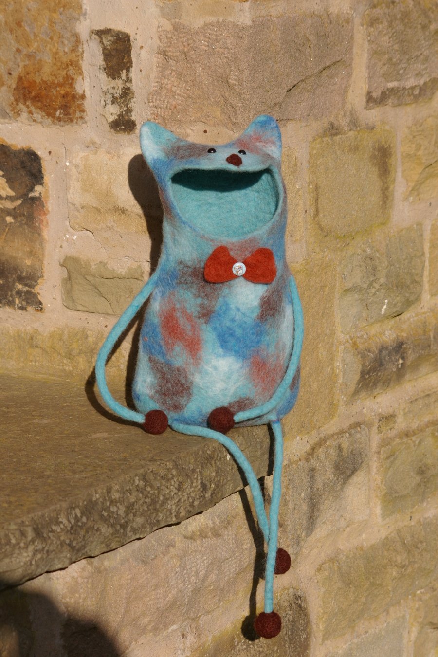 Felted Wool Cat Box – Cozy Charm for Your Home