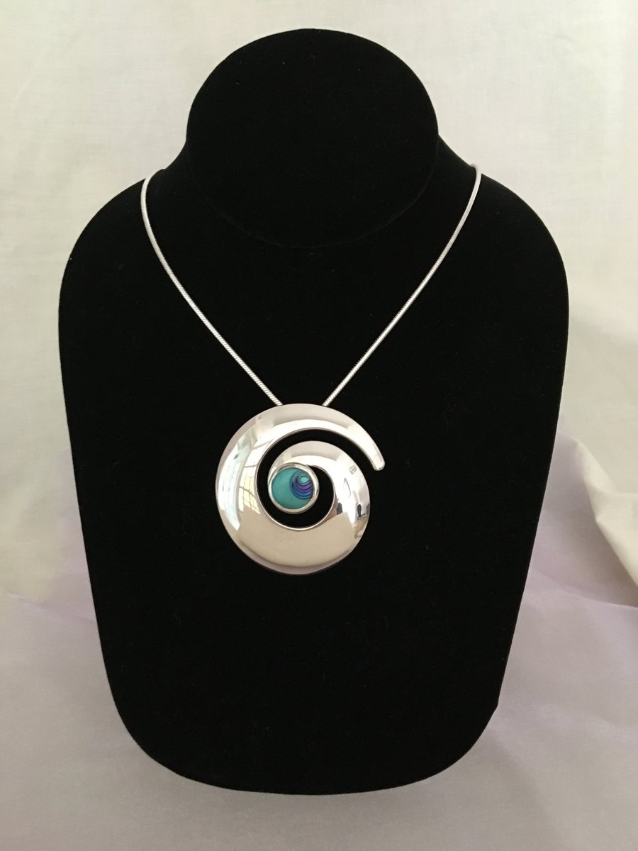 Large Swirl Pendant in Peacock Colours