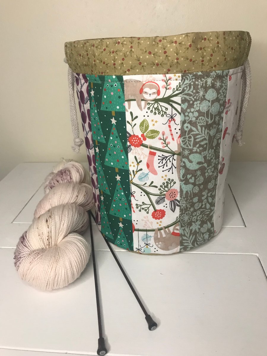 Patchwork festive trees round based bag.