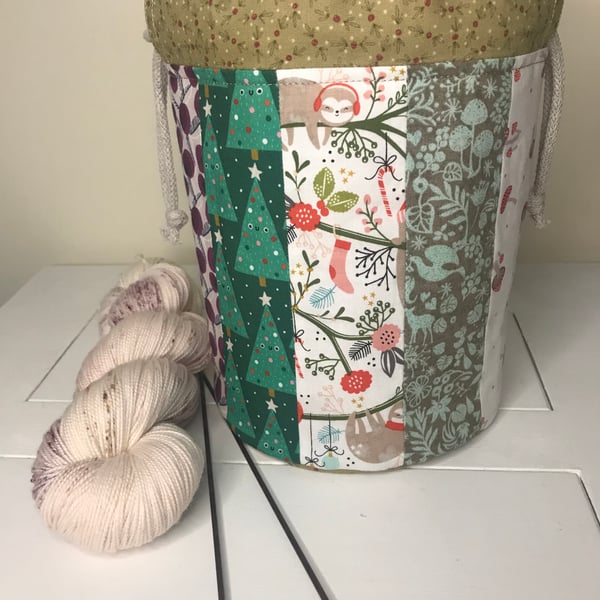 Patchwork festive trees round based bag.