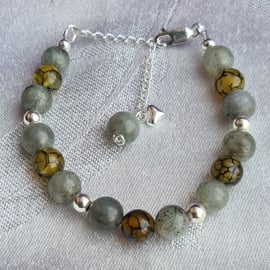 Unusual Labradorite and Dragons Vein Agate Bead Bracelet 