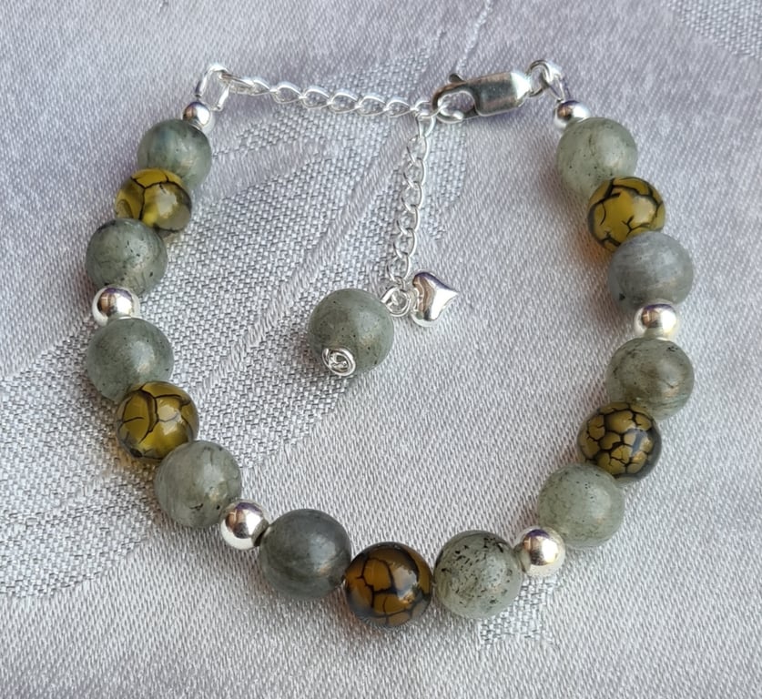 Unusual Labradorite and Dragons Vein Agate Bead Bracelet 