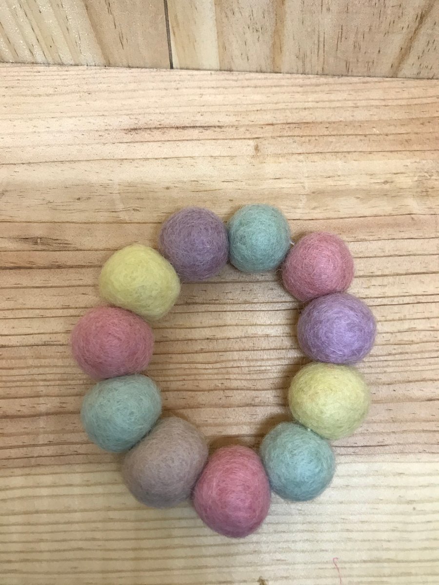  Felt Ball Bracelet. (428)