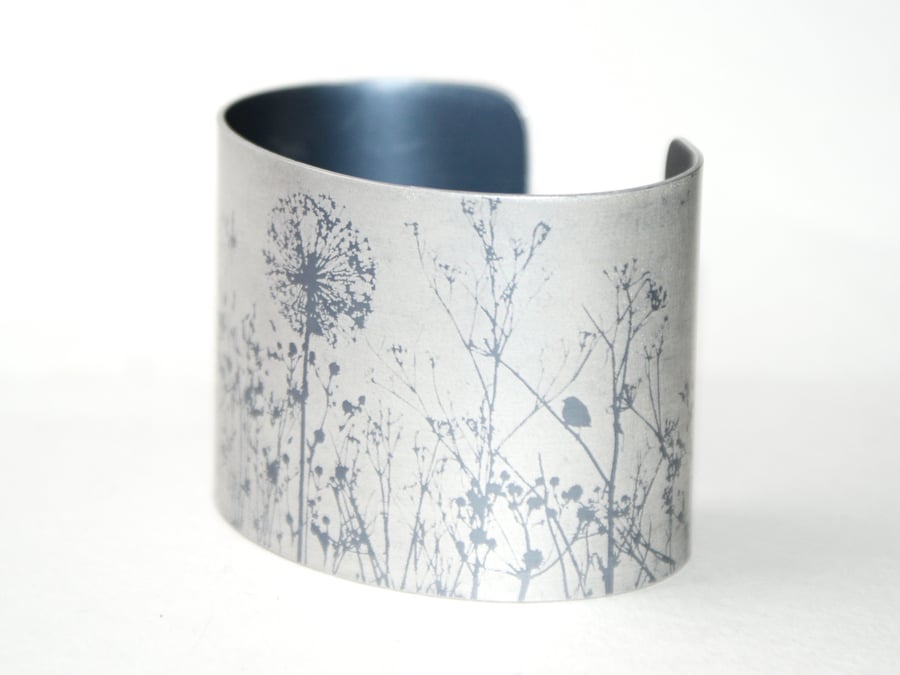 Spring hedgerow cuff grey