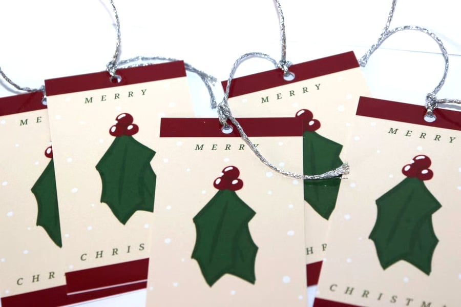 9 Handmade christmas gift tags 'Berries & Holly', gift wrapping accessory