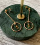 Circle loop pin earrings - Image 1