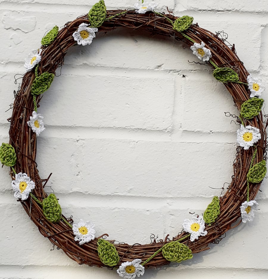Crochet Daisy Chain Wreath