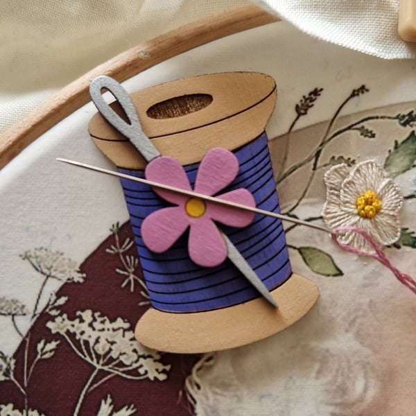 Cotton Reel Magnetic Needle Minder 