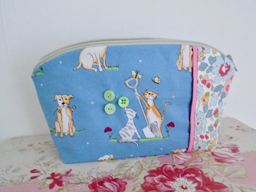  Clearance - Cotton Make Up Bag  - cats and dogs 