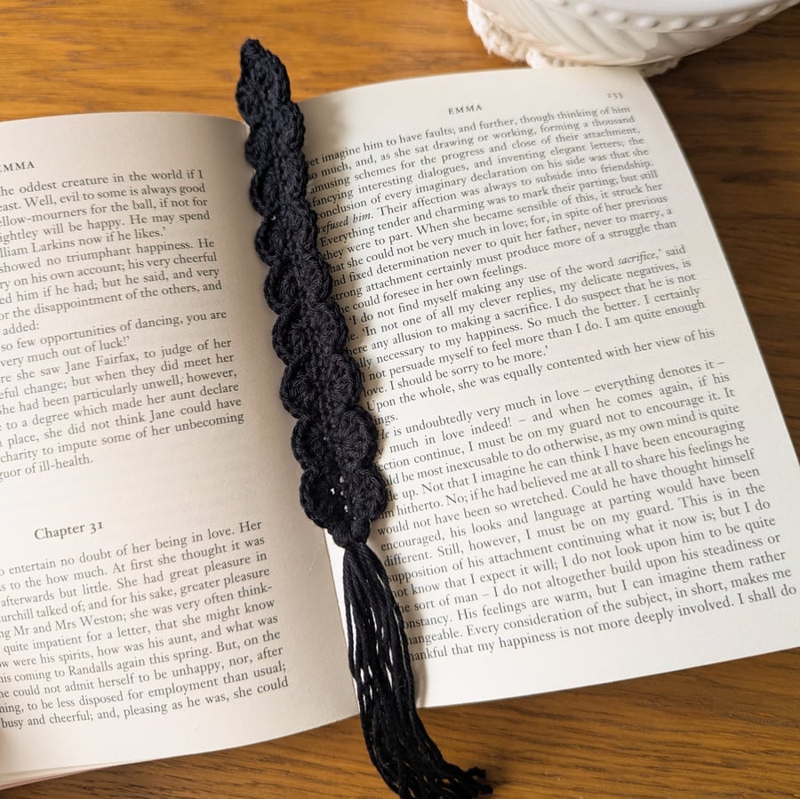 Crochet bookmark - black
